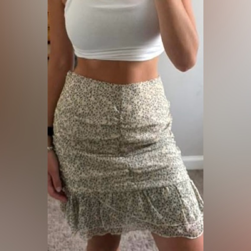 Chelsea & Violet Cream and Green Floral Skirt